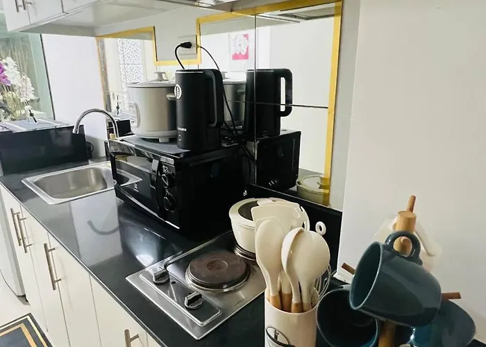 Allie's Cozy Place At Sea Residences Near Moa 3* Manila
